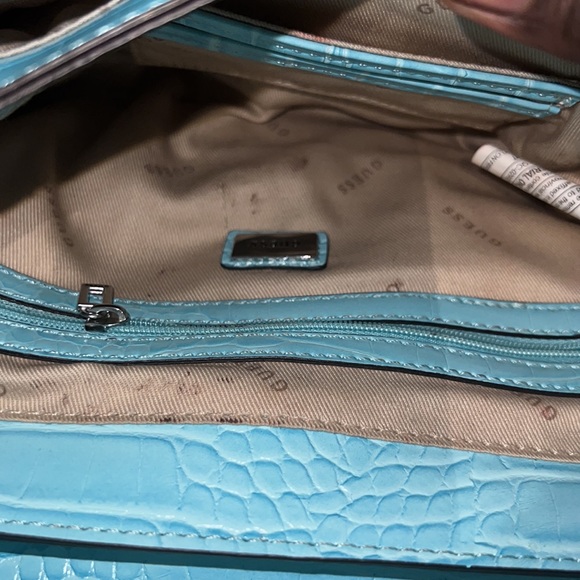 A Beautiful guess who has been wear just sometimes - Picture 4 of 4